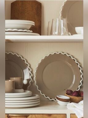 Anthropologie sasha 11” dinner plate scalloped fringe Neutral / white set of 4